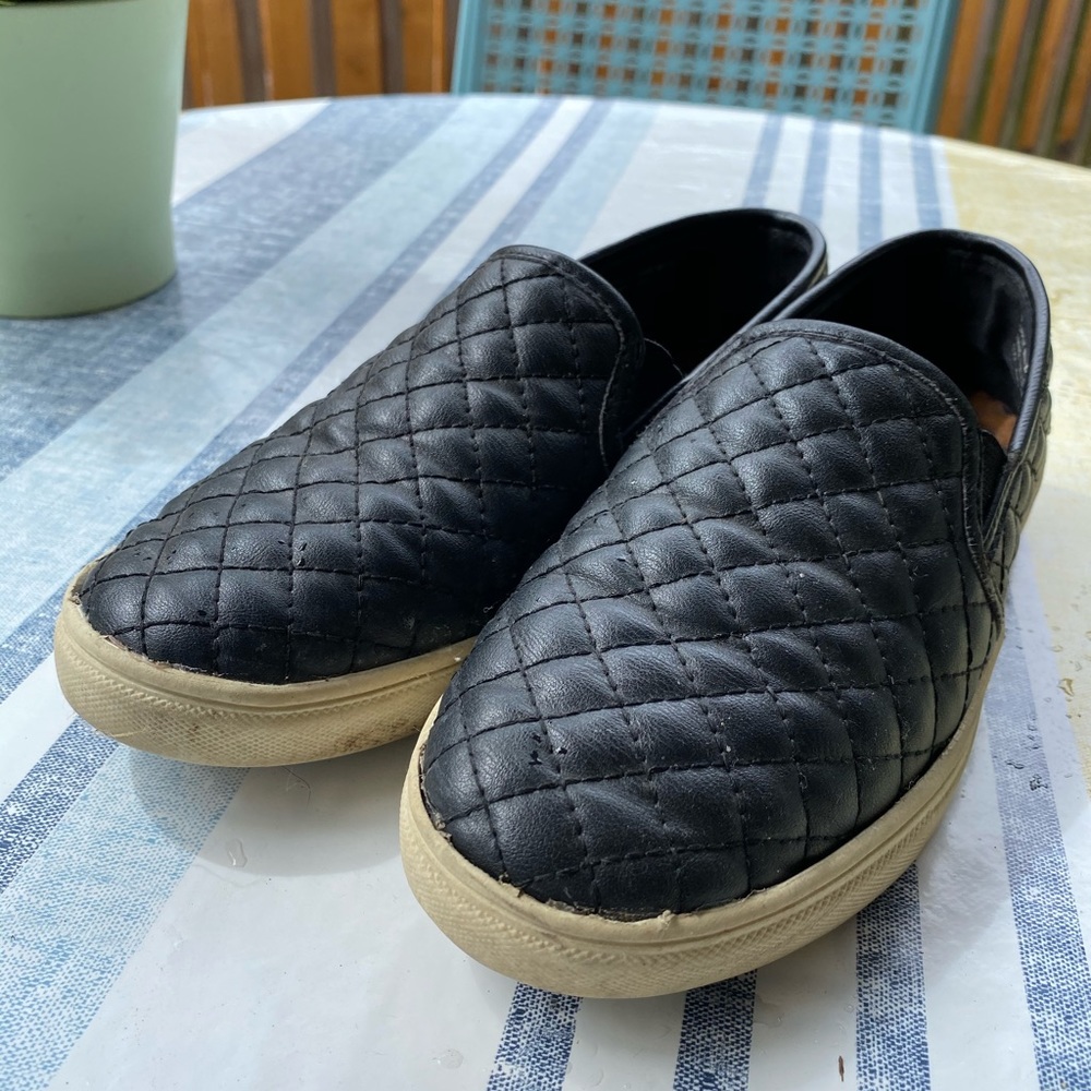 ✨Kids Steve Madden sneakers size 5 ✨